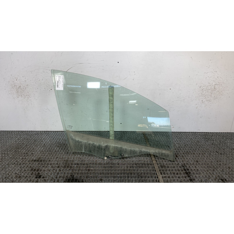 Vitre avant droit RENAULT CLIO 4 Photo n°1