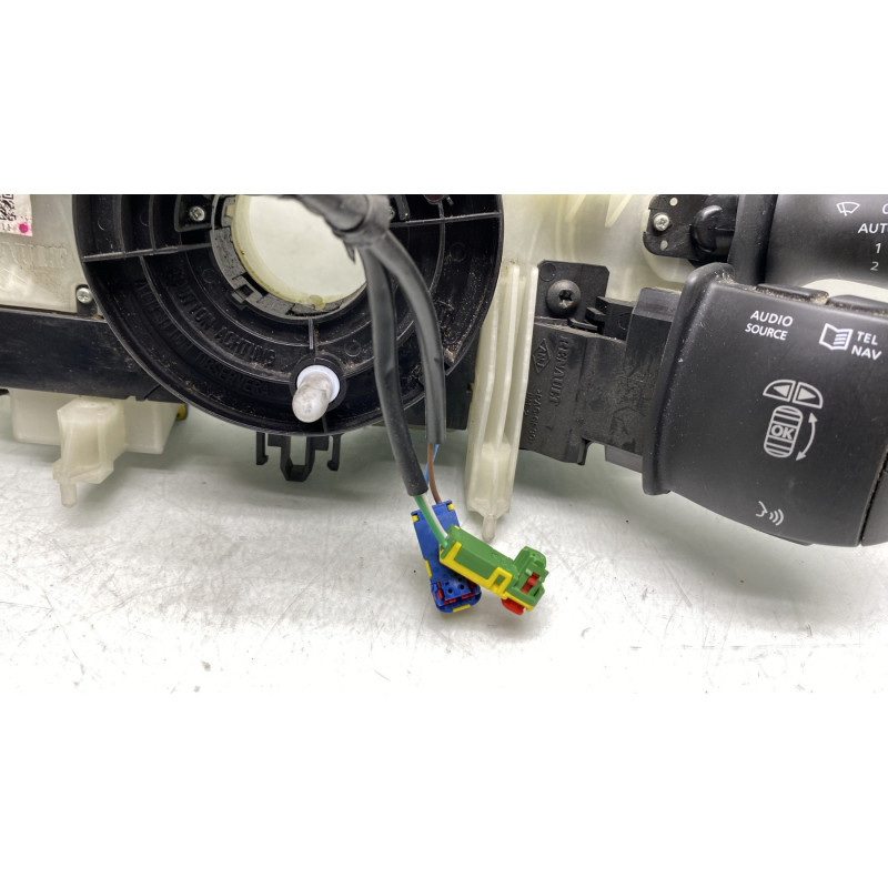 Com (Bloc Contacteur Tournant+Commodo Essuie Glace+Commodo Phare) RENAULT SCENIC 3 Photo n°4