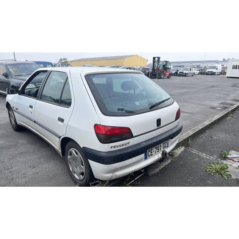 Ceinture arriere droit PEUGEOT 306 Photo n°11