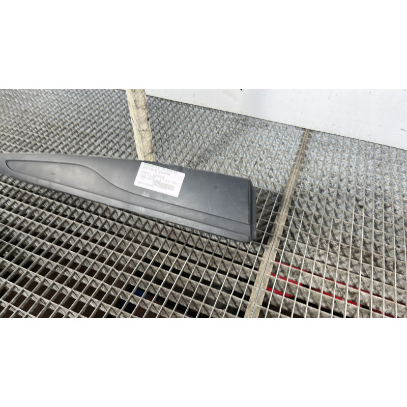 Baguette de porte arriere gauche  RENAULT CLIO 4 Photo n°3