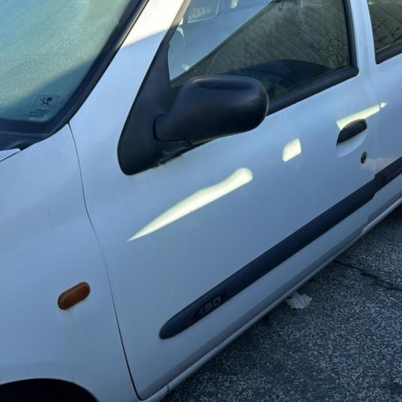 Bras essuie glace avant gauche RENAULT CLIO 2 Photo n°9