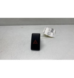 Bouton de warning MITSUBISHI SPACE STAR 3 Photo n°1