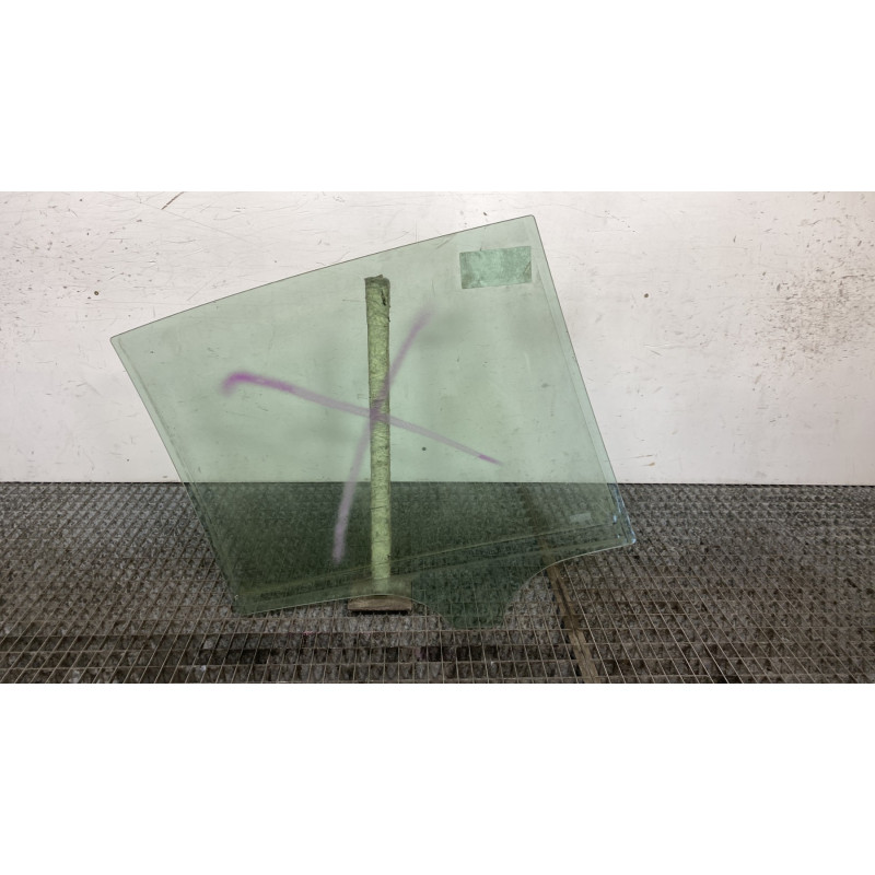 Vitre arriere gauche MERCEDES CLASSE R 251 Photo n°4