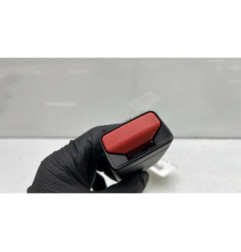 Attache ceinture avant droit RENAULT ARKANA