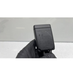 Attache ceinture avant droit RENAULT ARKANA