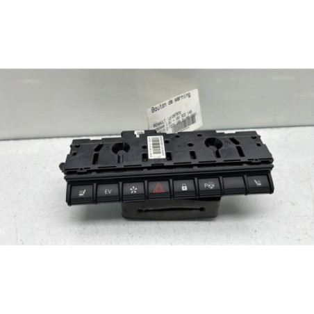 Bouton de warning RENAULT ARKANA Photo n°1