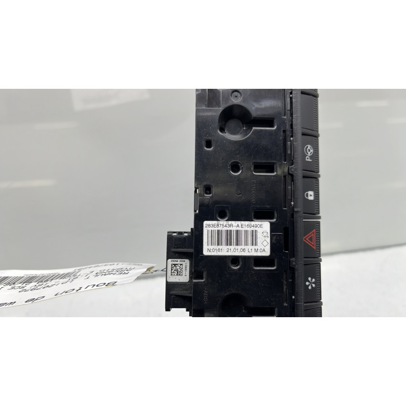 Bouton de warning RENAULT ARKANA Photo n°2