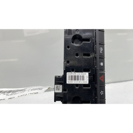 Bouton de warning RENAULT ARKANA