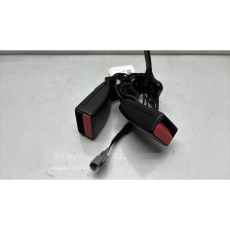 Attache ceinture arriere droit RENAULT CLIO 4 Photo n°1