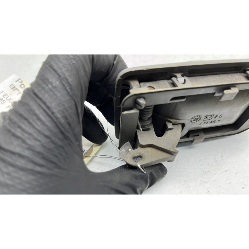 Poignee interieur arriere droit PEUGEOT 205 Photo n°4