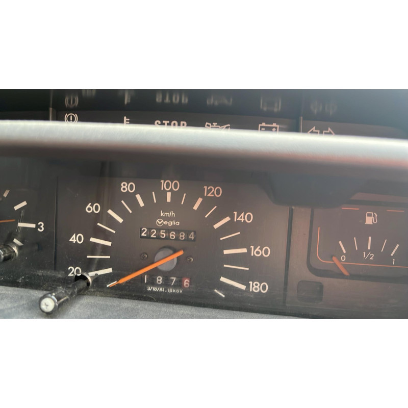 Poignee interieur arriere droit PEUGEOT 205 Photo n°9