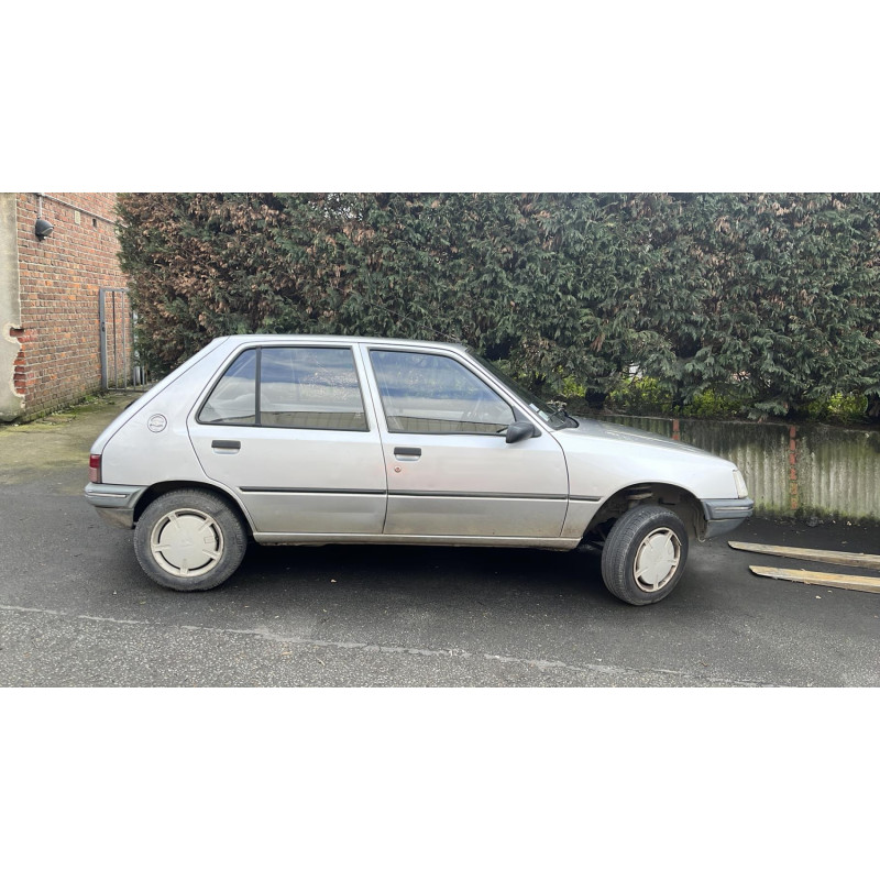 Poignee interieur arriere droit PEUGEOT 205 Photo n°12