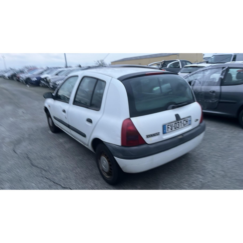 Calandre RENAULT CLIO 2 Photo n°9