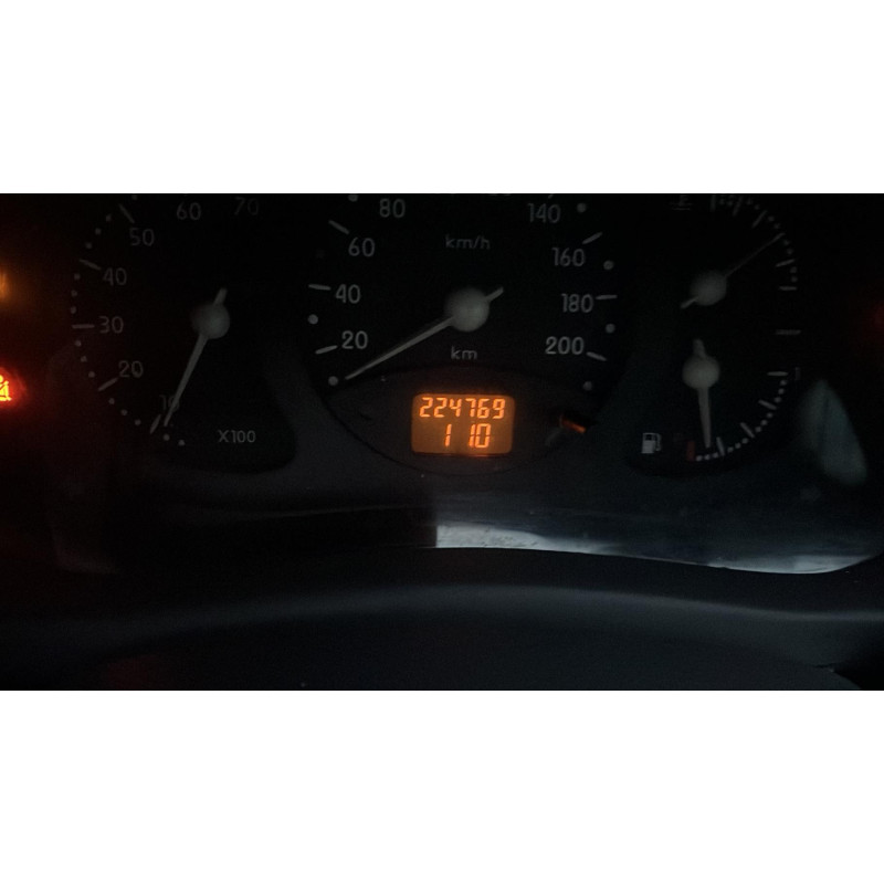 Calandre RENAULT CLIO 2 Photo n°18
