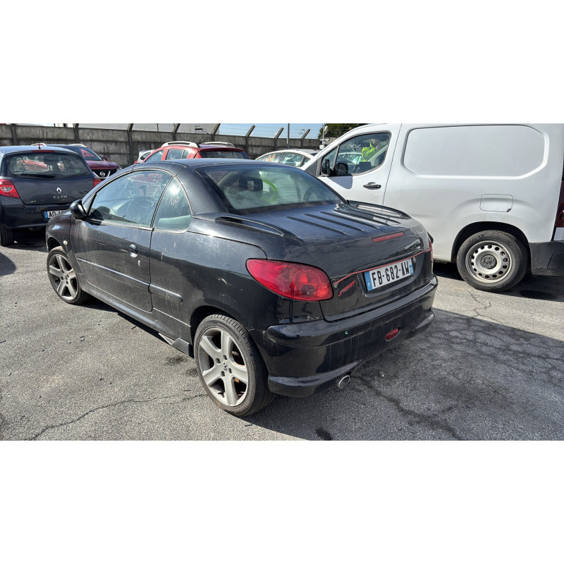 Attache ceinture avant droit PEUGEOT 206 Photo n°8