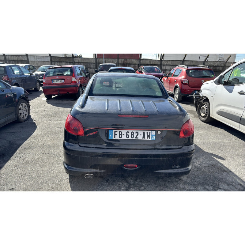 Attache ceinture avant droit PEUGEOT 206 Photo n°9