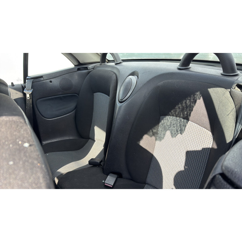 Attache ceinture avant droit PEUGEOT 206 Photo n°16