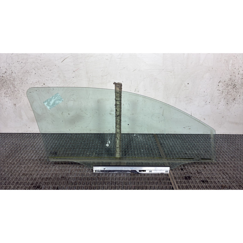 Vitre avant gauche OPEL CORSA C Photo n°4