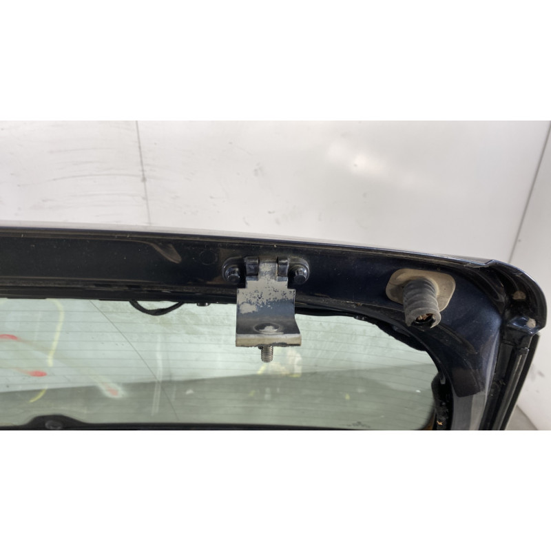 Malle/Hayon arriere VOLKSWAGEN GOLF 5 Photo n°8