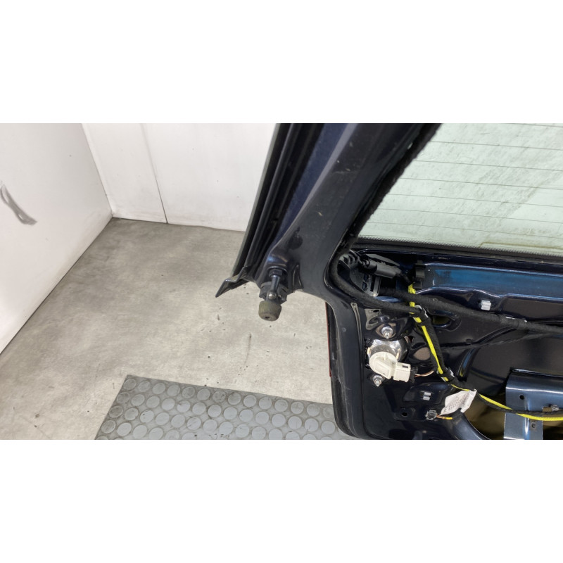 Malle/Hayon arriere VOLKSWAGEN GOLF 5 Photo n°10