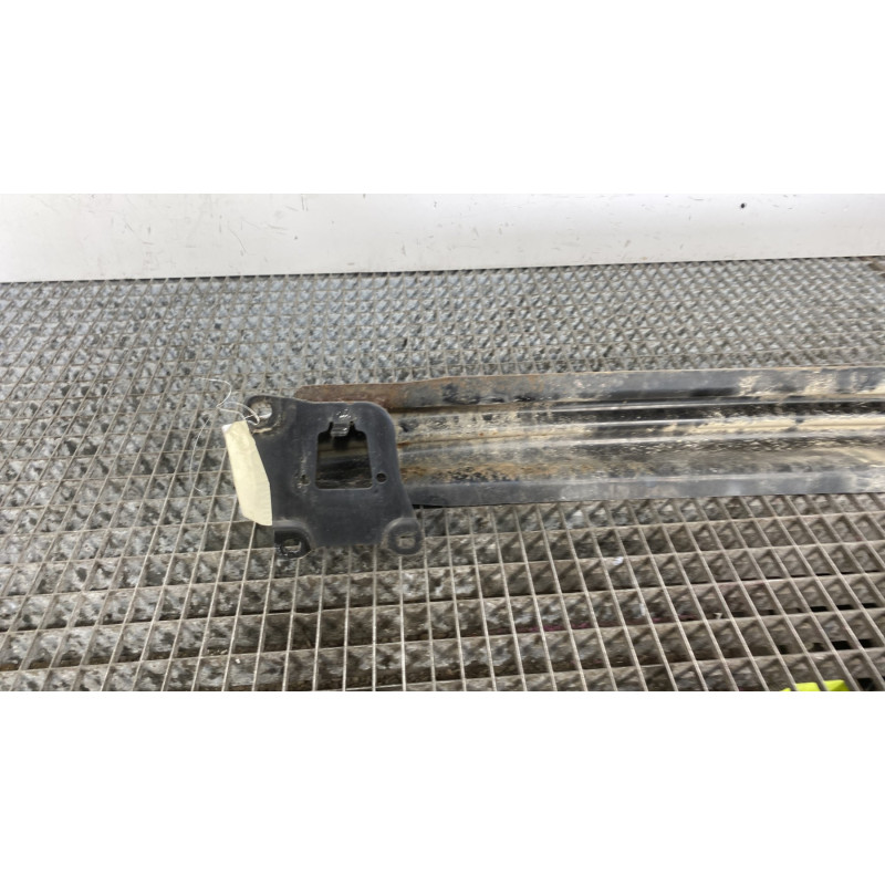 Renfort pare choc avant (traverse) VOLKSWAGEN GOLF 5 Photo n°5