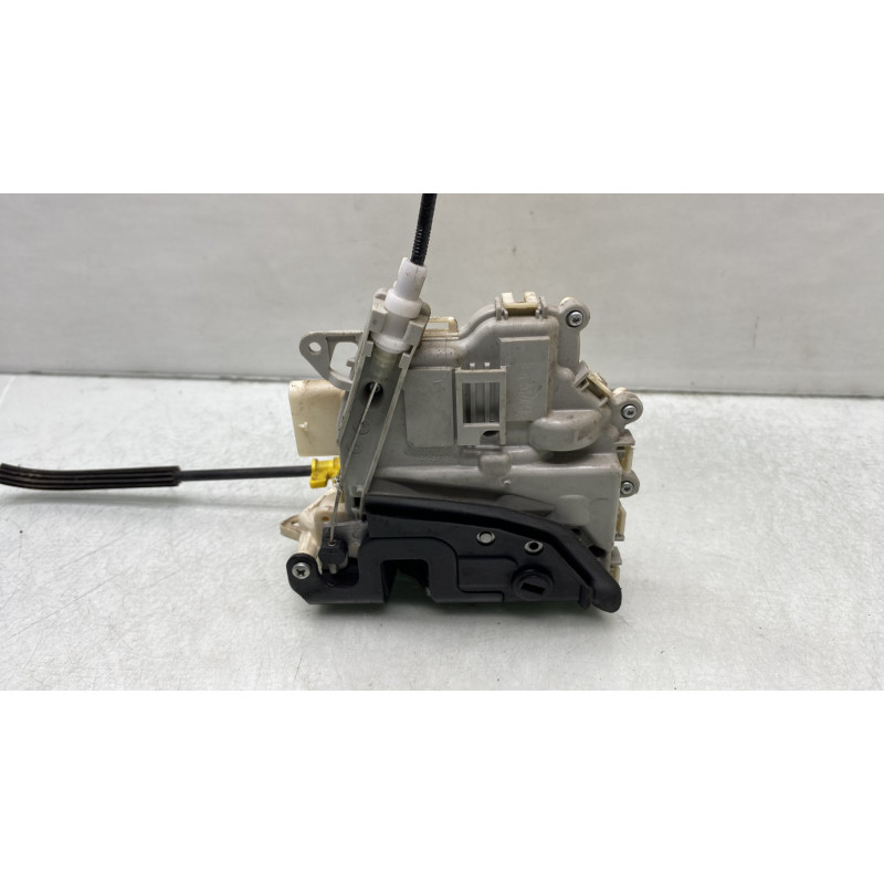 Serrure arriere droit AUDI A4 3 Photo n°4