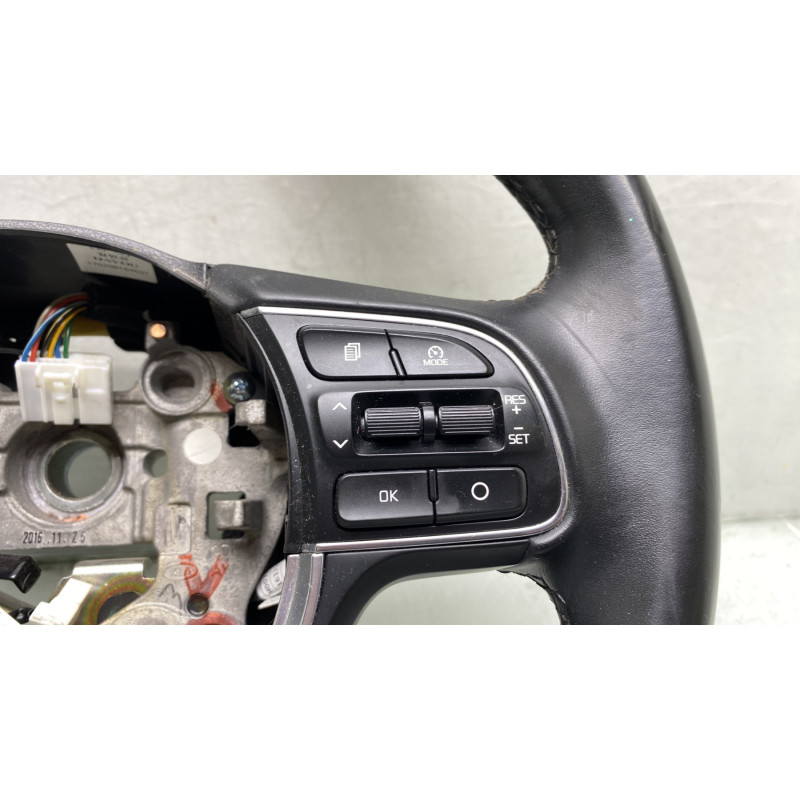 Volant KIA SPORTAGE 4 Photo n°3