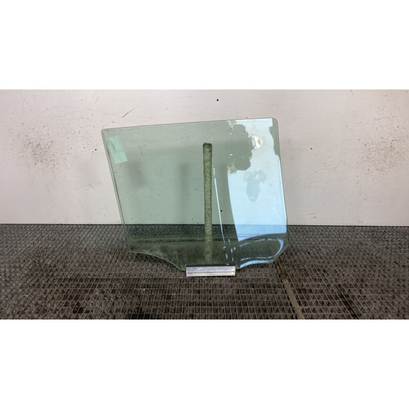 Vitre arriere gauche OPEL ZAFIRA B Photo n°6