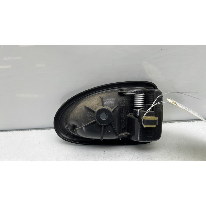 Poignee interieur arriere gauche RENAULT CLIO 2 CAMPUS Photo n°2