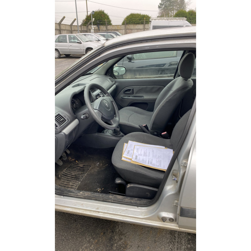 Poignee interieur arriere gauche RENAULT CLIO 2 CAMPUS Photo n°11