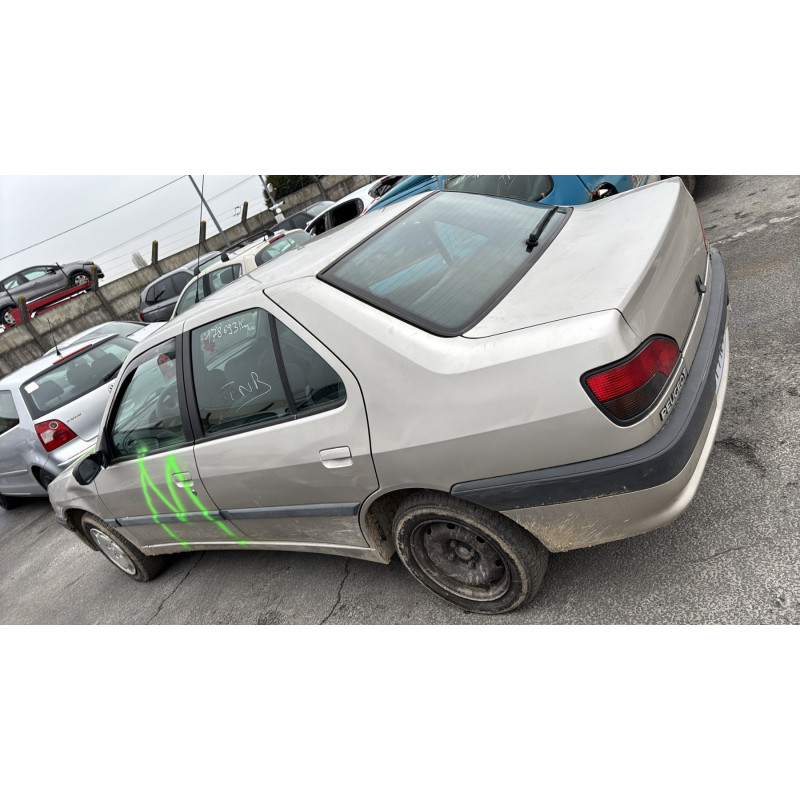 Feu arriere principal droit (feux) PEUGEOT 306 Photo n°10