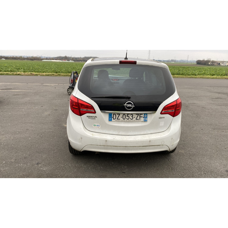 Pretensionneur de ceinture avant droit OPEL MERIVA B Photo n°8