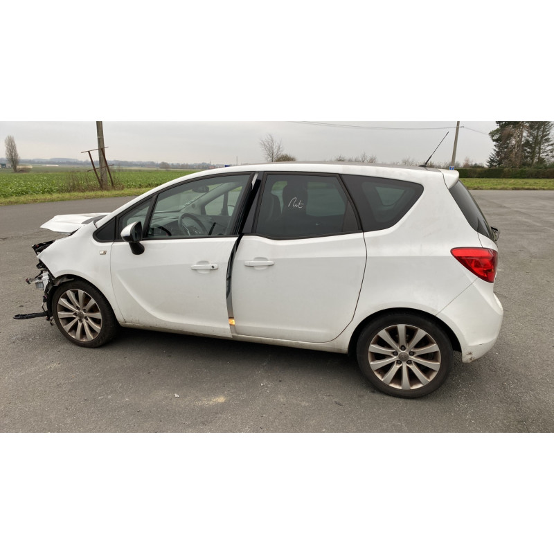 Pretensionneur de ceinture avant droit OPEL MERIVA B Photo n°10