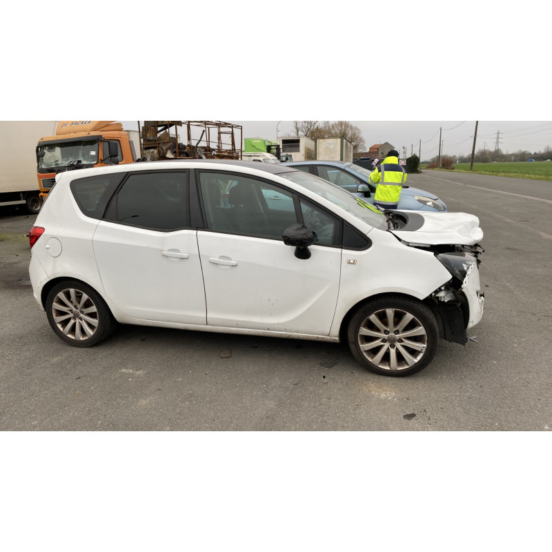 Pretensionneur de ceinture avant droit OPEL MERIVA B Photo n°11