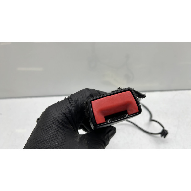 Attache ceinture avant droit AUDI A4 3 Photo n°4