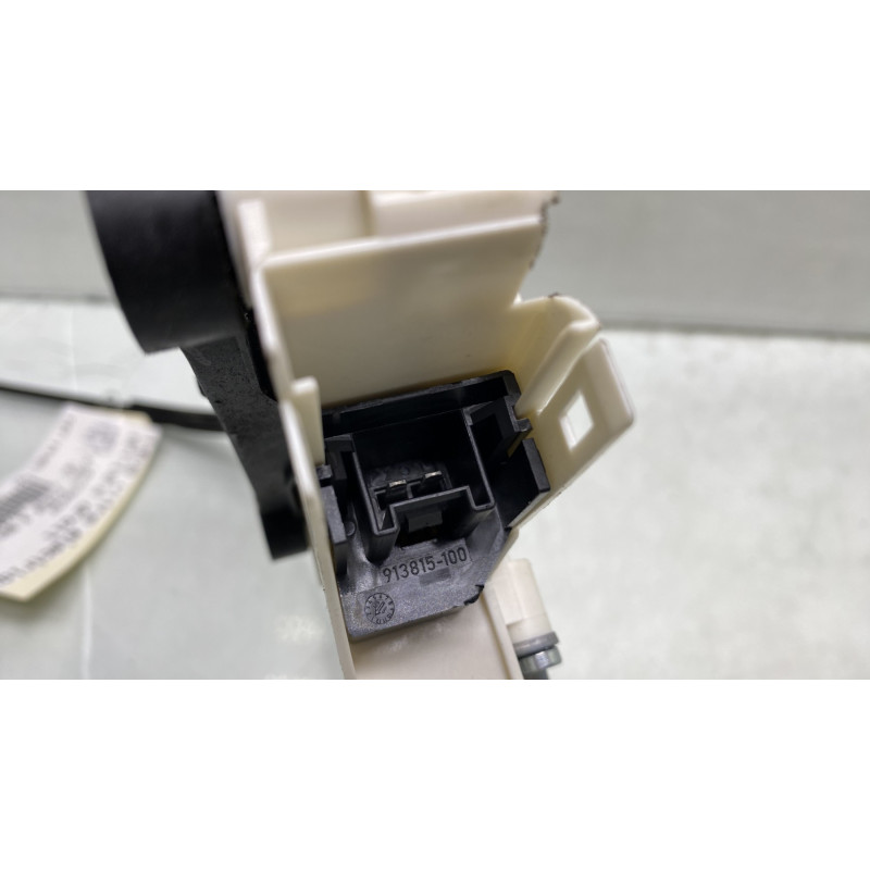 Leve vitre electrique arriere droit AUDI A4 3 Photo n°4