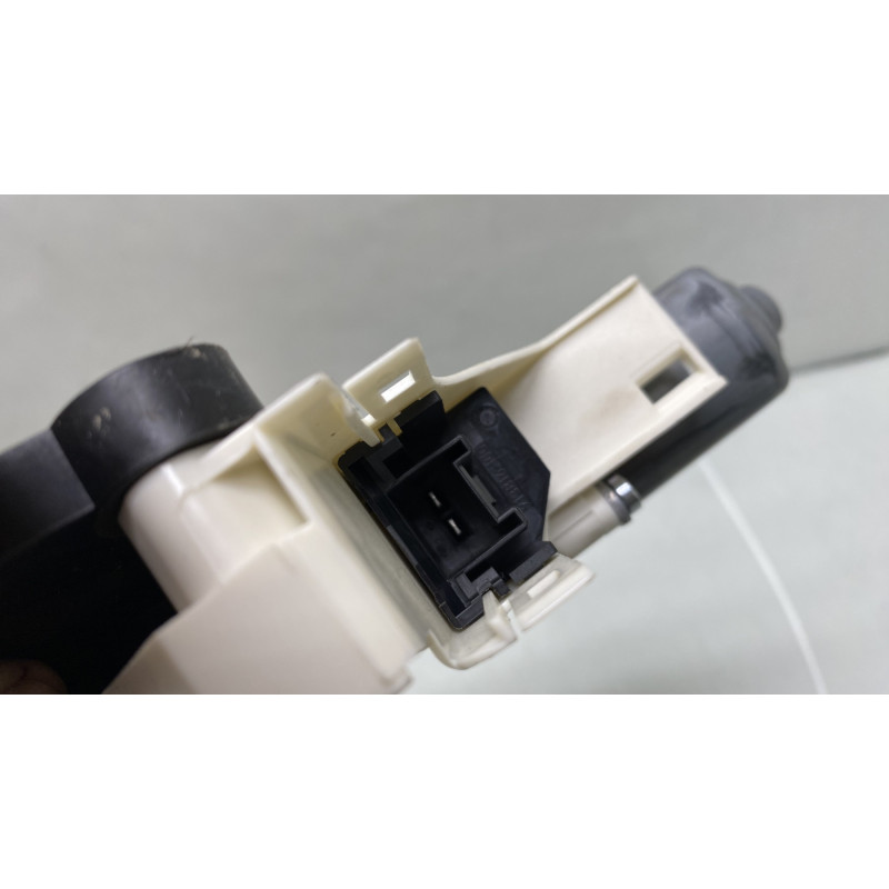 Leve vitre electrique arriere gauche AUDI A4 3 Photo n°6