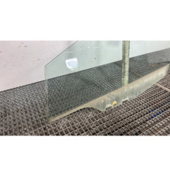 Vitre avant gauche FORD FIESTA 6