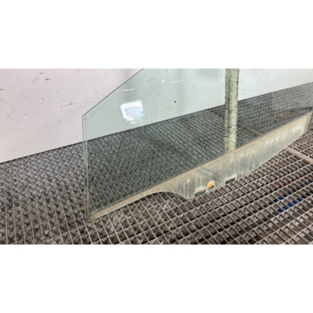 Vitre avant gauche FORD FIESTA 6
