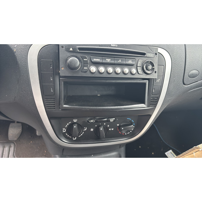 Interrupteur de leve vitre avant droit CITROEN C2 Photo n°18