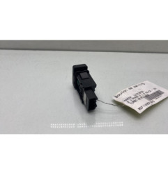 Bouton de warning MAZDA 3 1