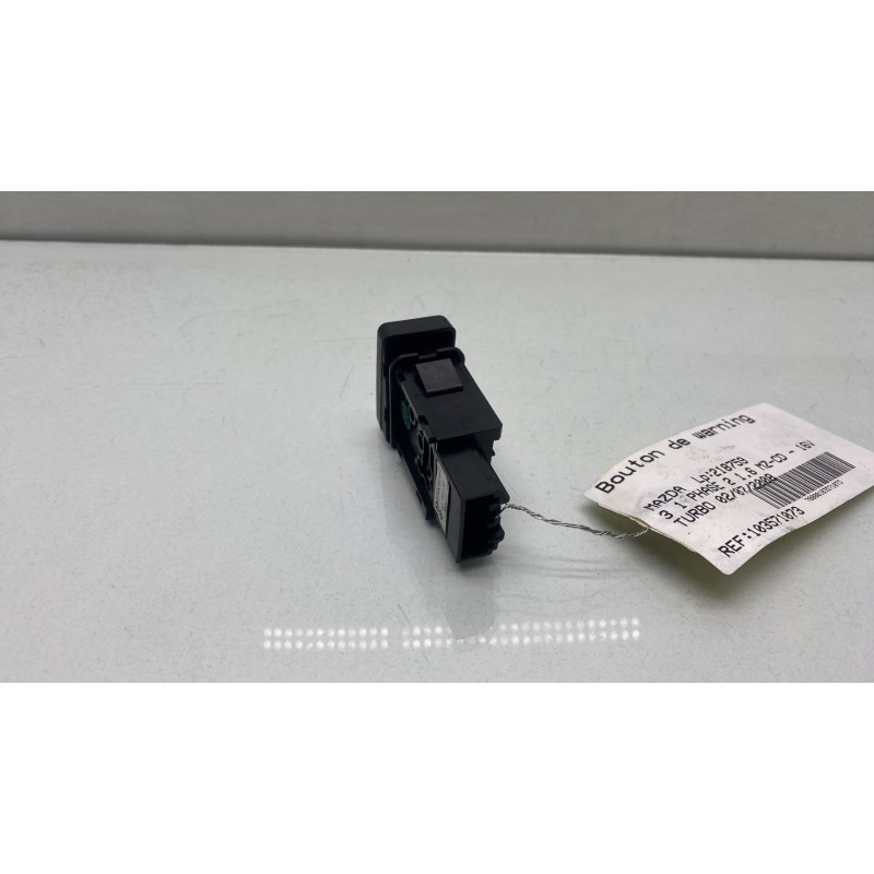 Bouton de warning MAZDA 3 1 Photo n°2