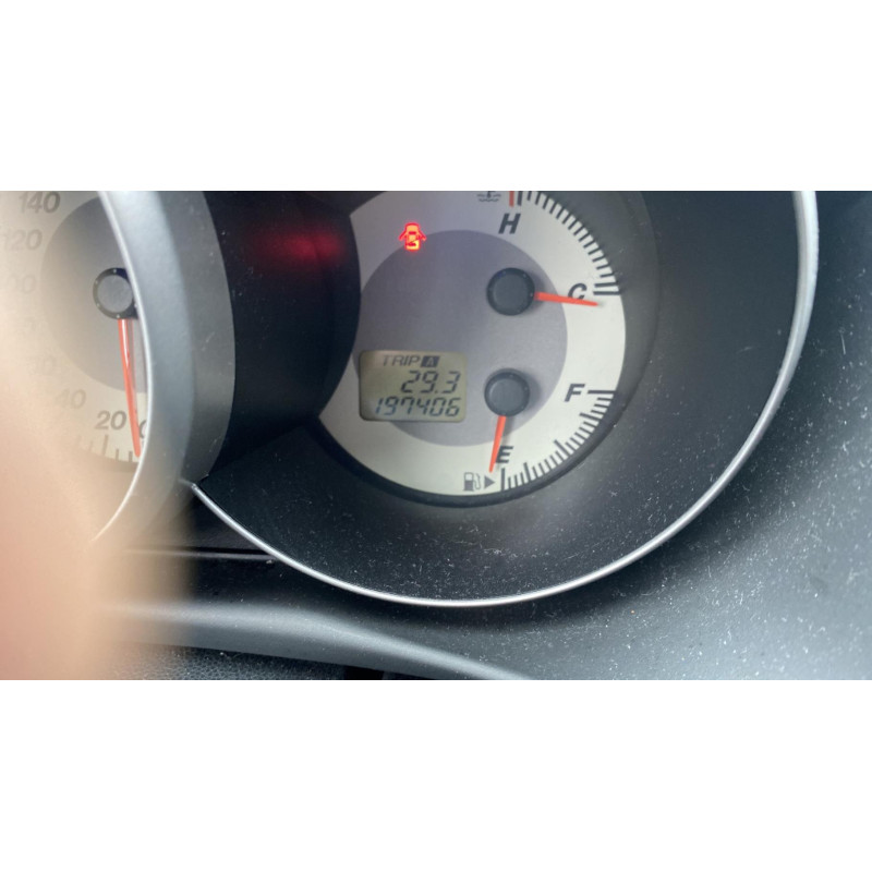 Bouton de warning MAZDA 3 1 Photo n°13