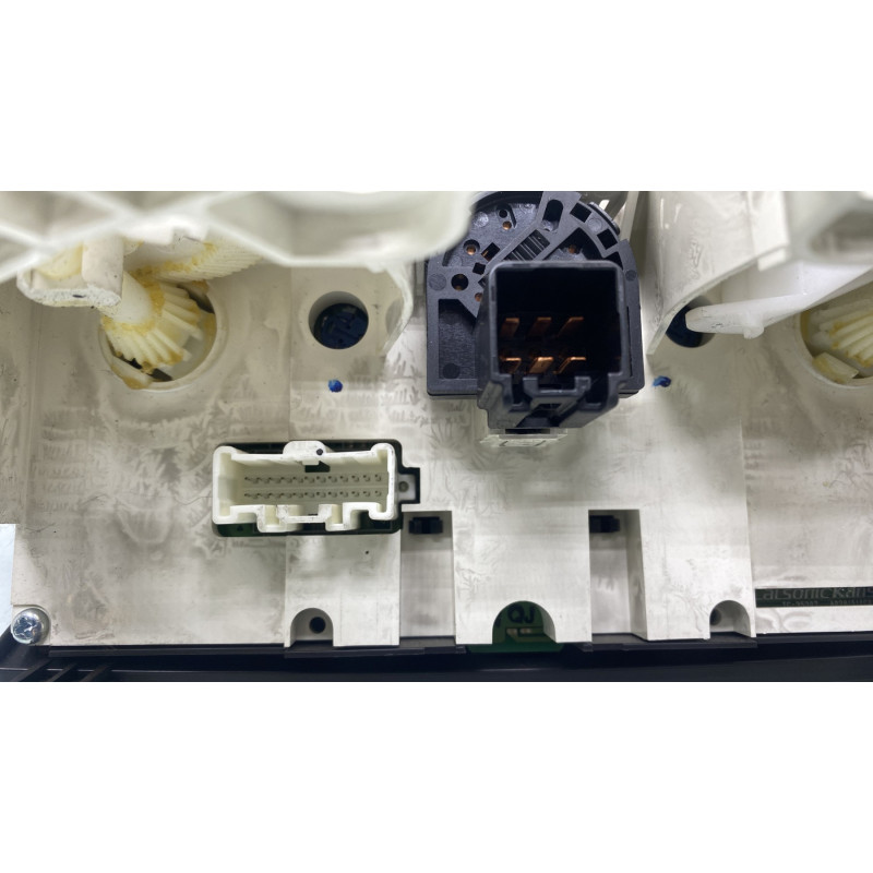 Commande chauffage MAZDA 3 1 Photo n°3