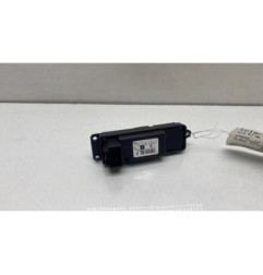 Interrupteur de leve vitre avant droit MAZDA 3 1