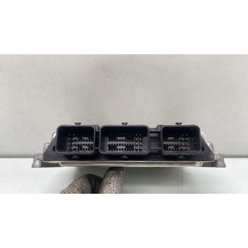 Calculateur moteur MAZDA 3 1 Photo n°3