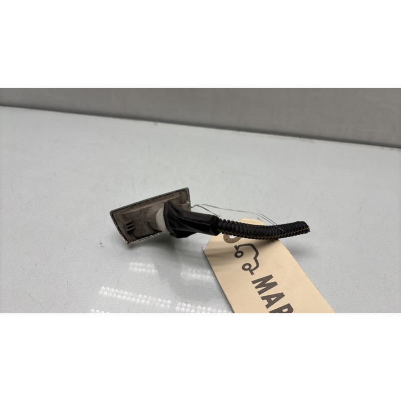 Repetiteur clignotant avant gauche (Feux) OPEL MERIVA B Photo n°3