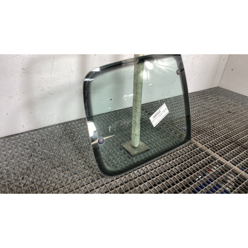 Custode arriere droit PEUGEOT 205 Photo n°2
