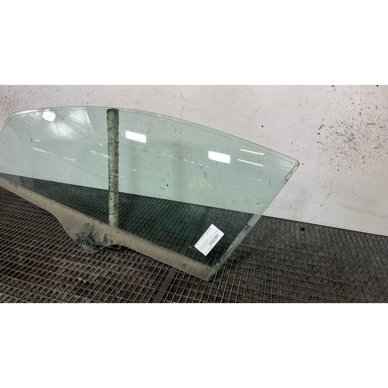 Vitre avant gauche FIAT GRANDE PUNTO Photo n°3