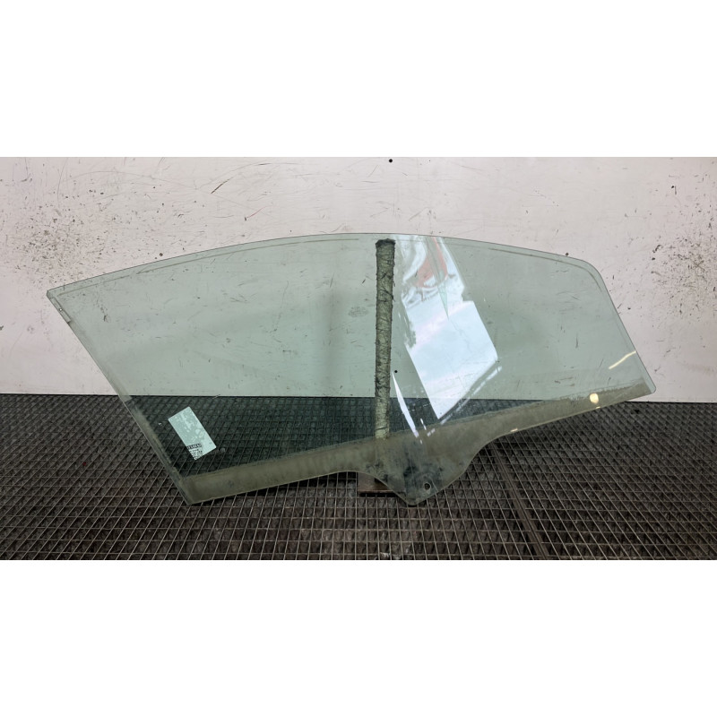 Vitre avant gauche FIAT GRANDE PUNTO Photo n°4
